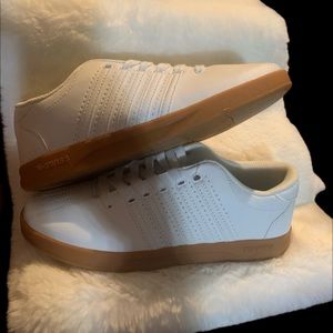 KSWISS new without tags /Size 7 Men’s